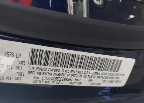 2013 Jeep Compass Latitude z USA, uszkodzony, nr VIN 1C4NJDEB5DD206904